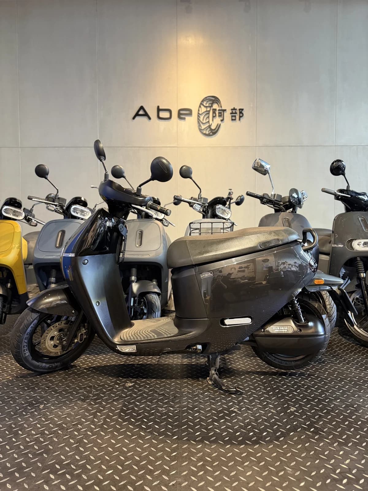 2024 Gogoro 2 Premium | 現代科技皮帶傳動、低保養與極致流暢的智能新座騎 2