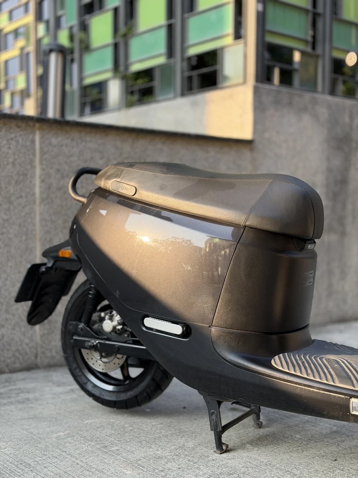 2024 Gogoro 2 Premium | 現代科技皮帶傳動、低保養與極致流暢的智能新座騎 5