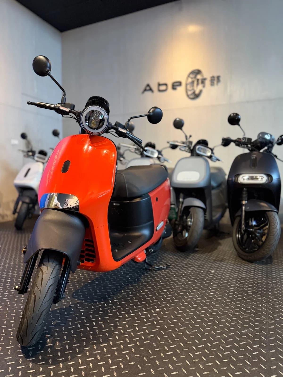 2024 Gogoro JEGO｜橘紅新車況 輕盈雙電池綠牌首選｜里程0.7萬 1
