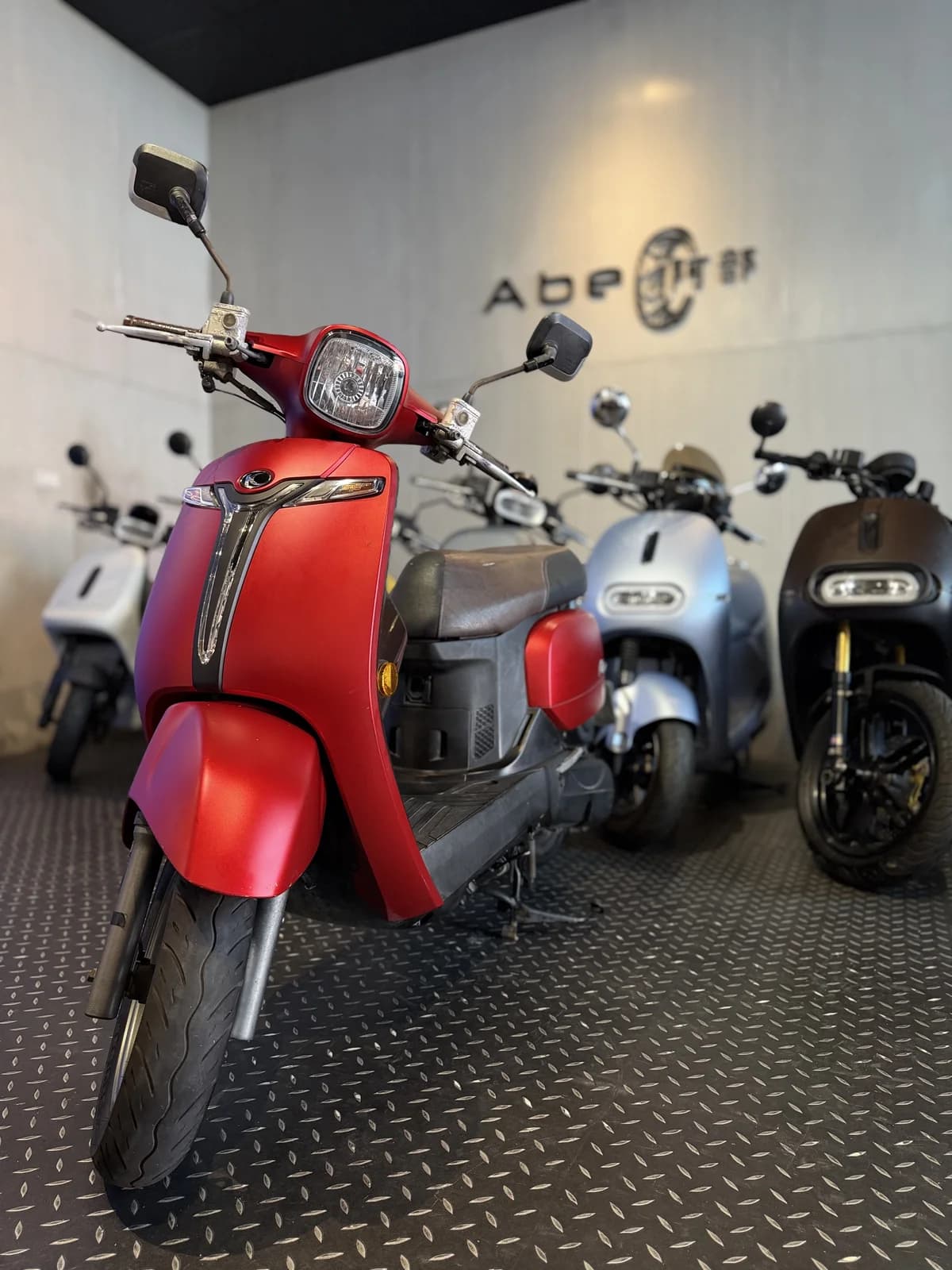 2017 KYMCO Romeo 125｜歐風復古美型．前後雙碟煞．都會通勤極致好駕馭 1