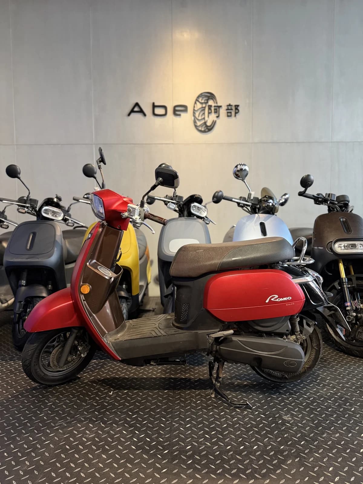 2017 KYMCO Romeo 125｜歐風復古美型．前後雙碟煞．都會通勤極致好駕馭 2
