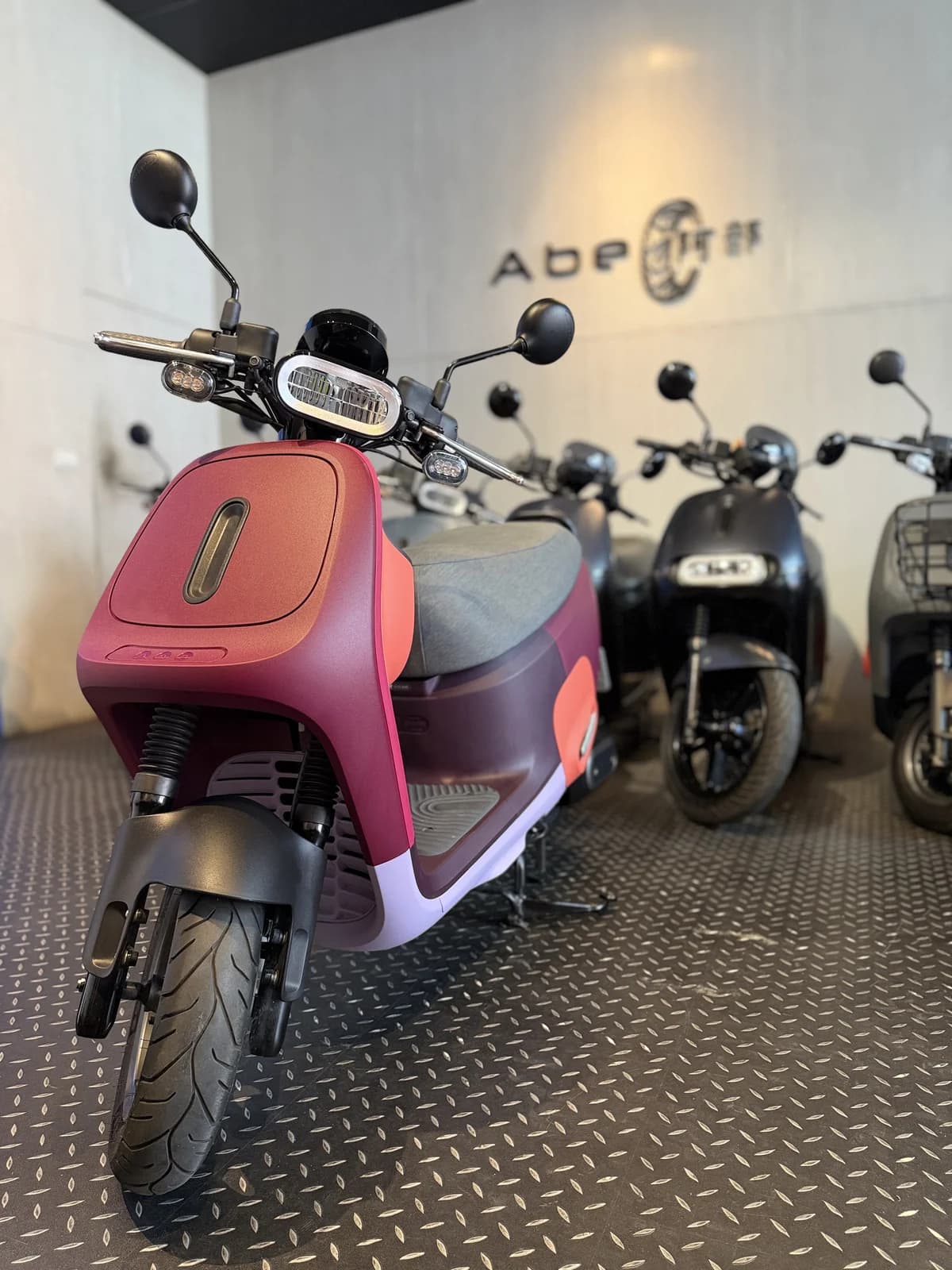 2022 Gogoro VIVA MIX | 跨界國民神車．輕巧好騎與百變風格隨心混搭，低里程 1