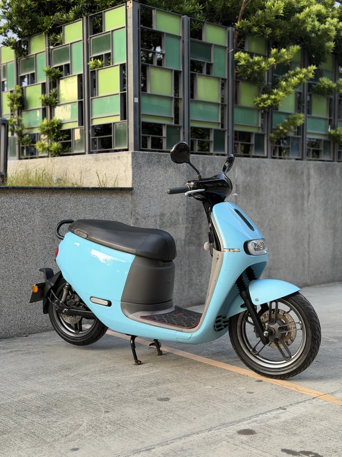 2017 Gogoro 2 Plus | 經典雙載國民神車．大空間與順暢騎乘兼具 5