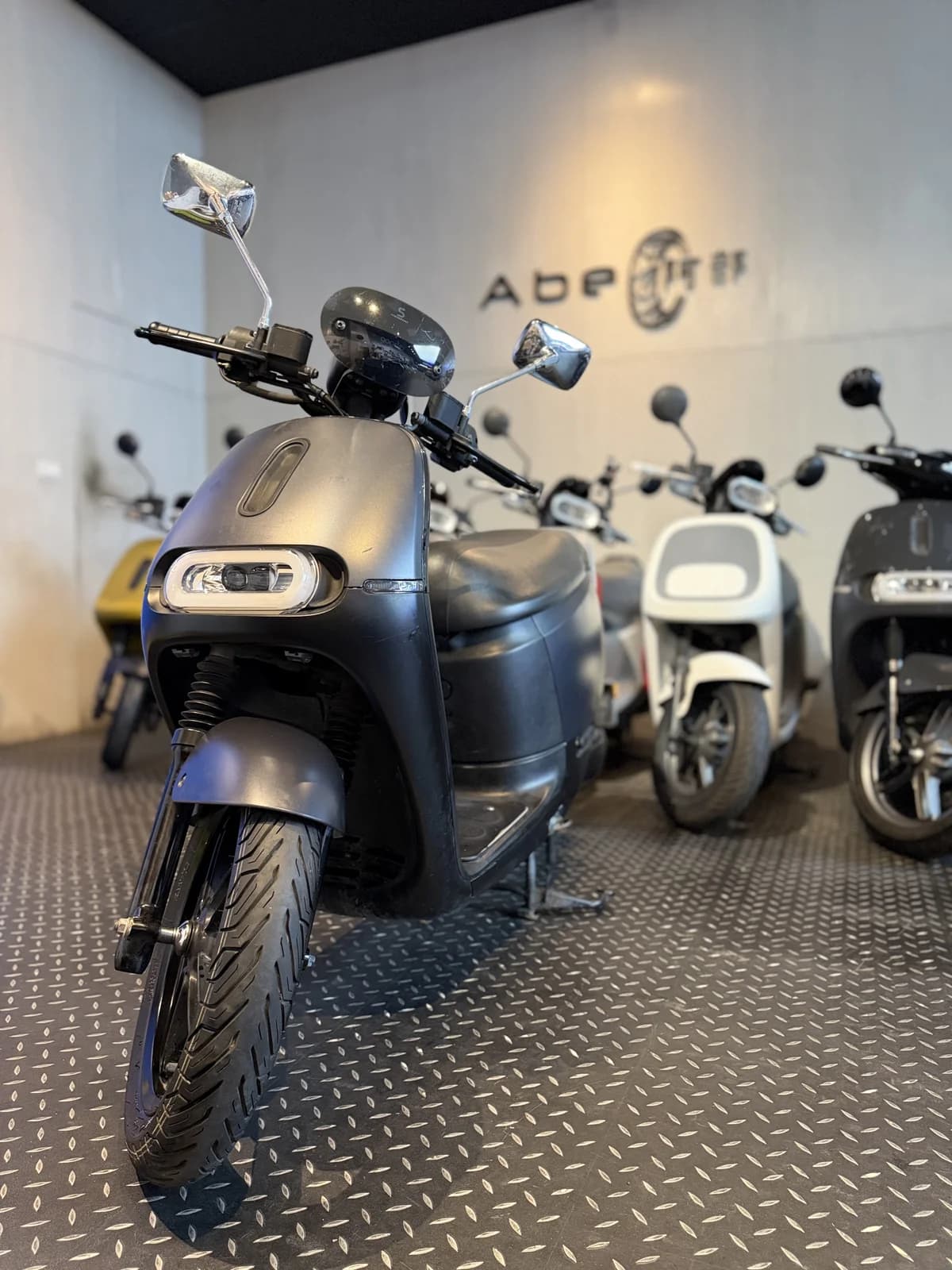 2018 Gogoro S2 | S 級性能旗艦，專屬黑化裸把跑格，極致動力首選