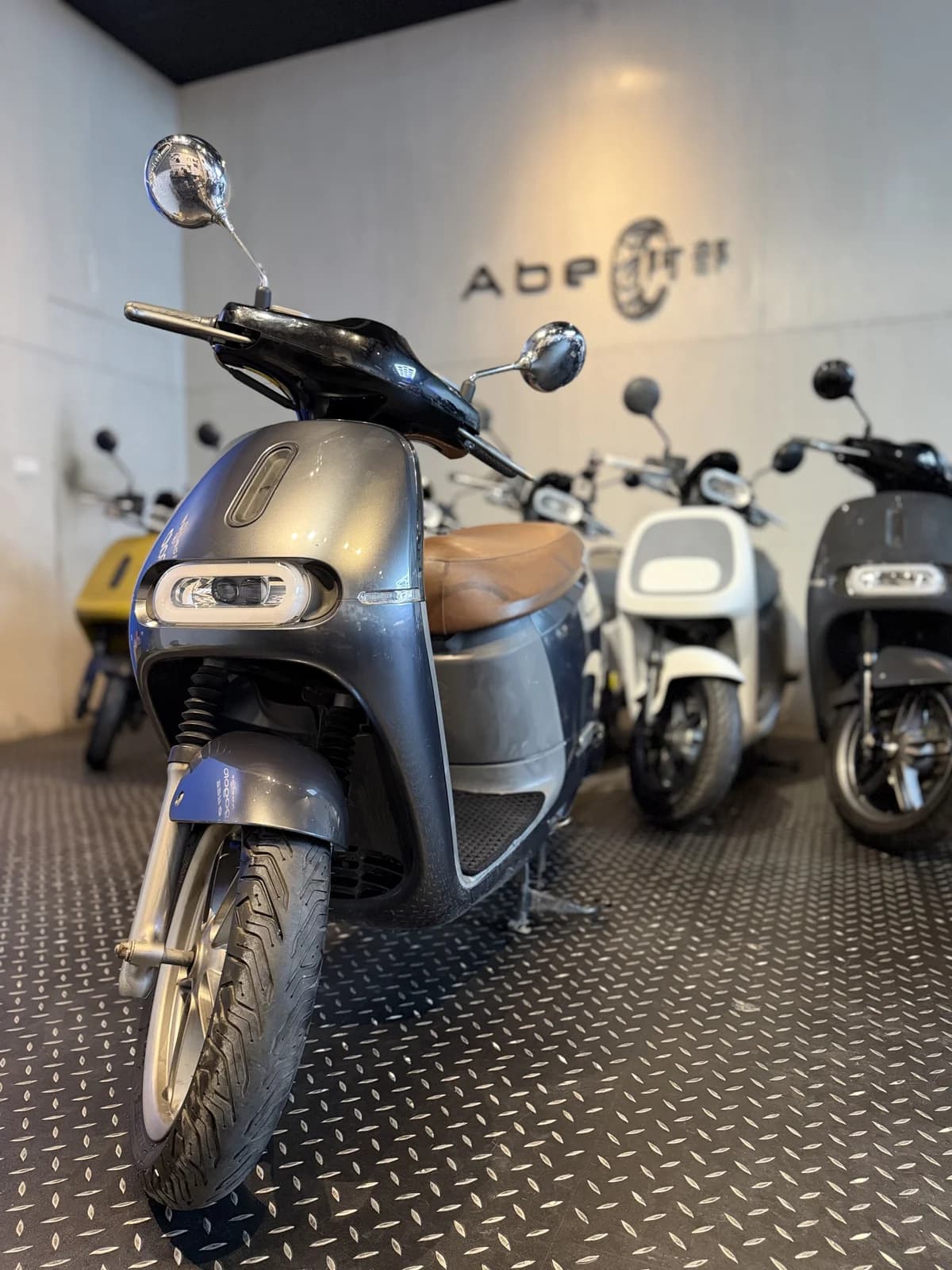 2018 Gogoro 2 Deluxe | 經典金屬質感、率性風格與日常通勤的時尚之選